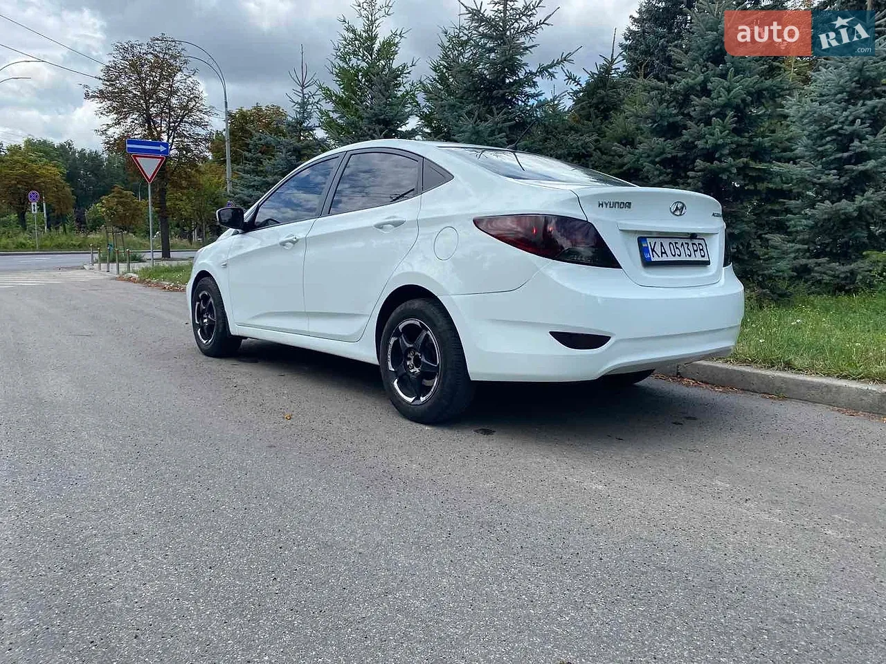 2012 Hyundai Accent - мініатюра 10