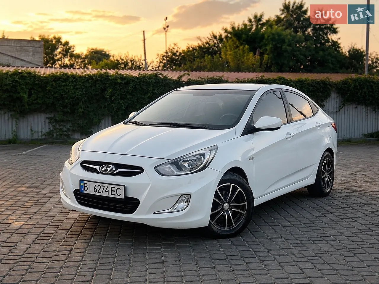 2010 Hyundai Accent - мініатюра 8