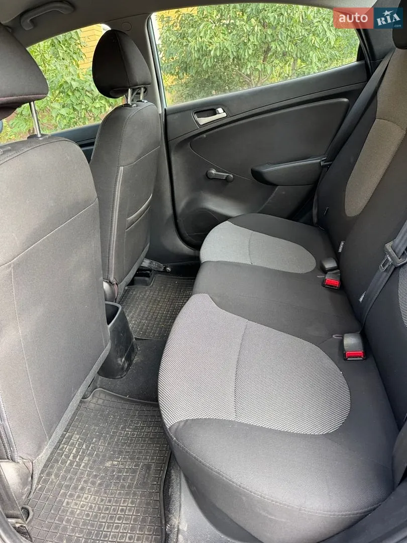 2012 Hyundai Accent - мініатюра 16