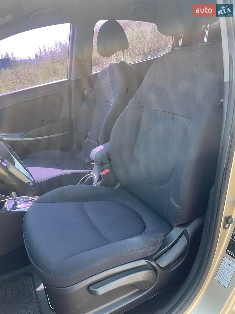 2011 Hyundai Accent - мініатюра 7