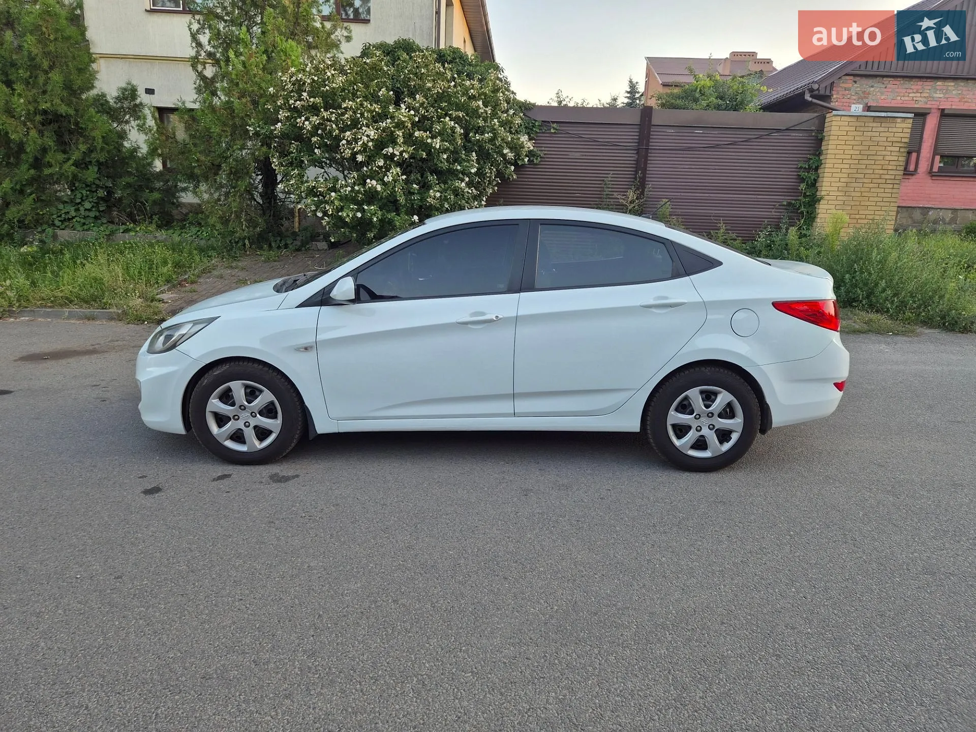 2011 Hyundai Accent - мініатюра 9