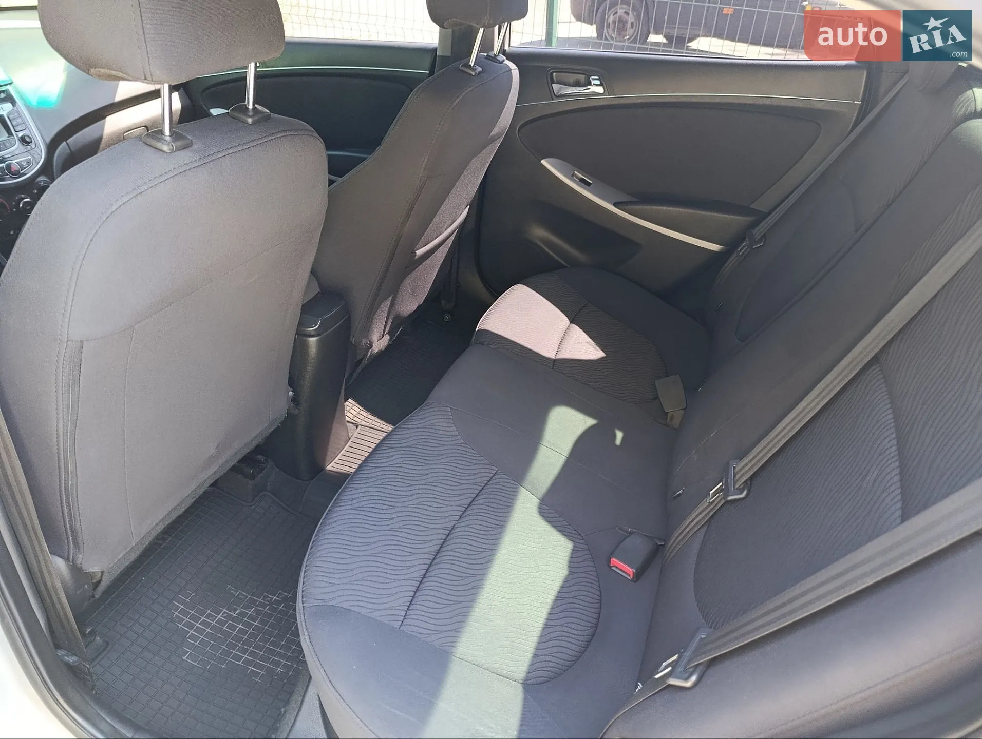 2011 Hyundai Accent - мініатюра 8