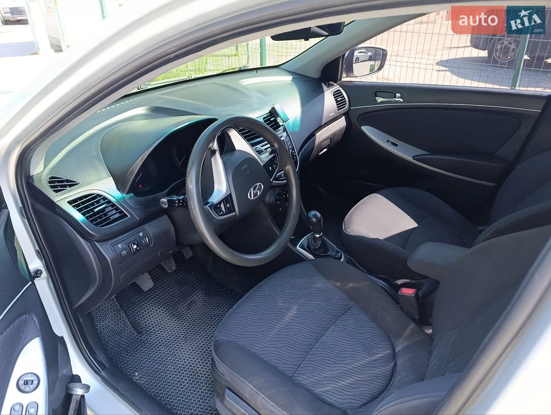 2011 Hyundai Accent - мініатюра 6