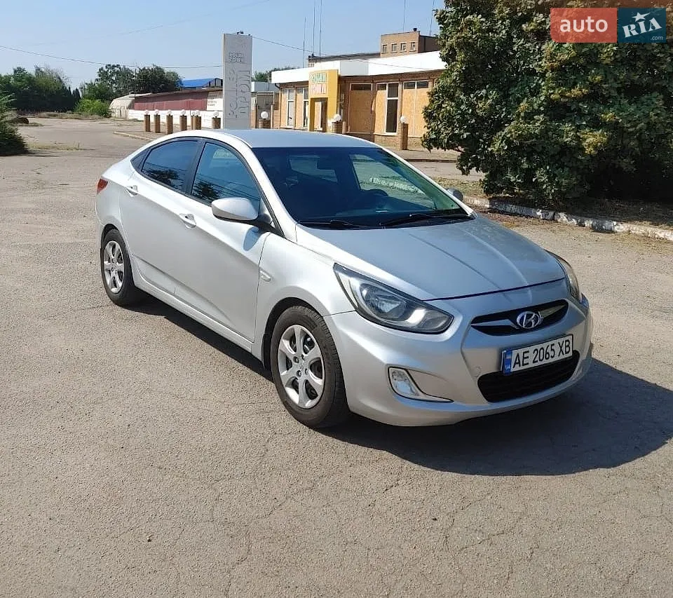 2011 Hyundai Accent - мініатюра 2