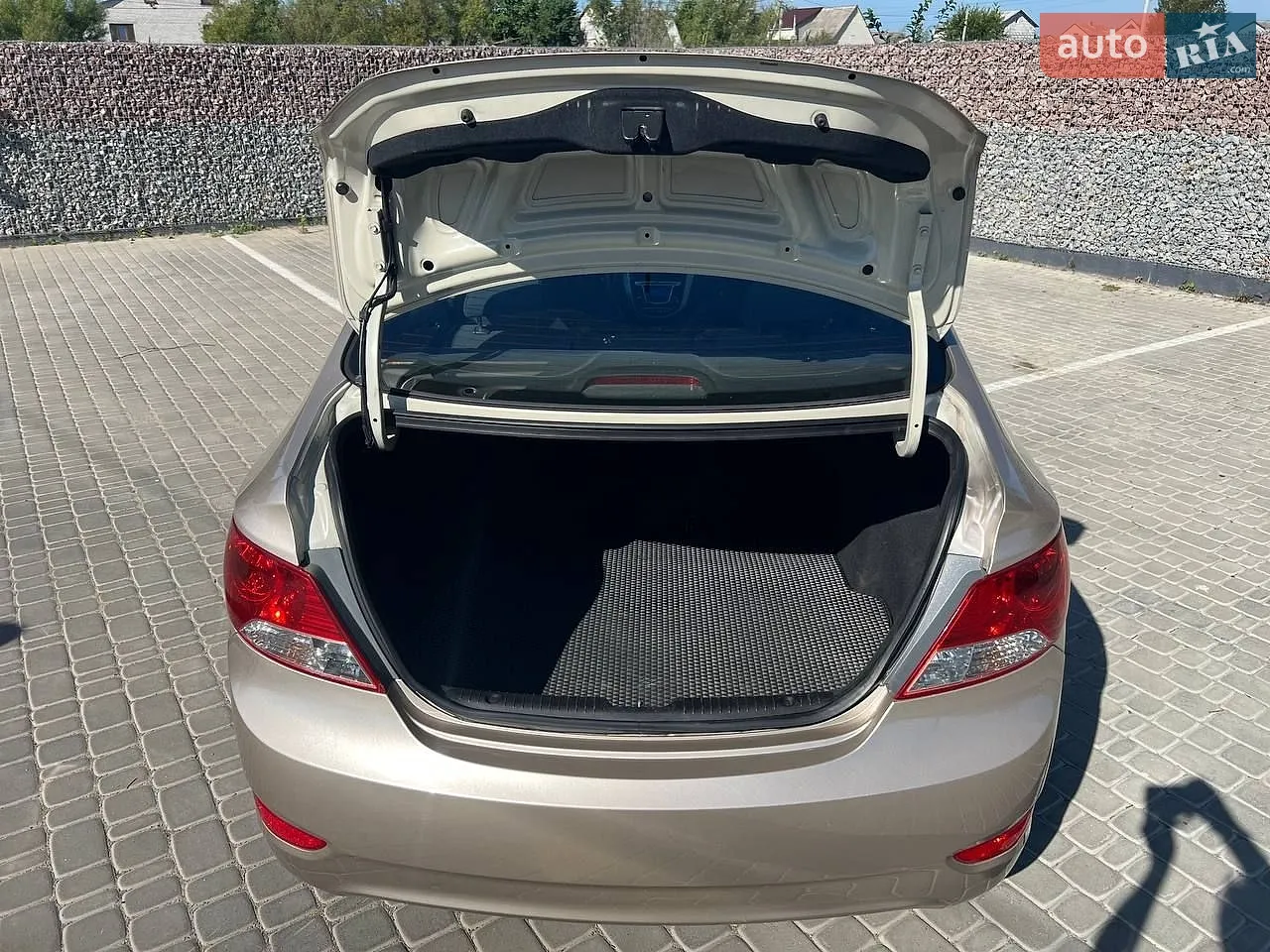 2012 Hyundai Accent - мініатюра 11