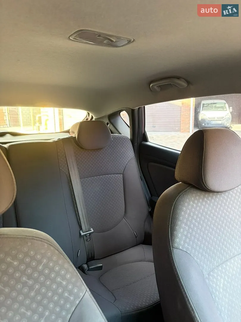 2012 Hyundai Accent - мініатюра 11