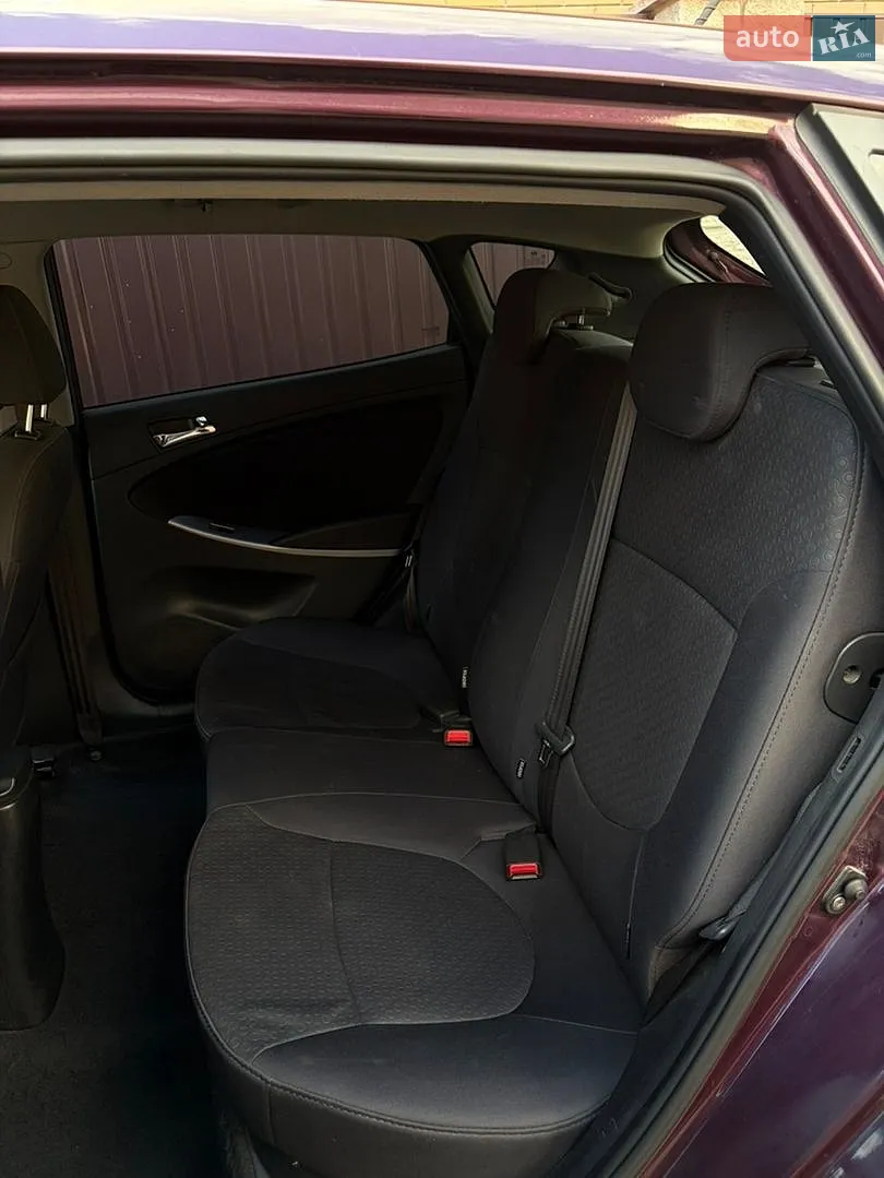 2012 Hyundai Accent - мініатюра 12