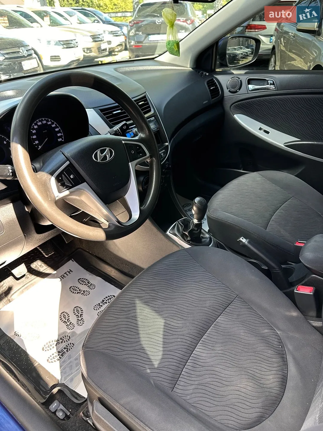 2012 Hyundai Accent - мініатюра 15