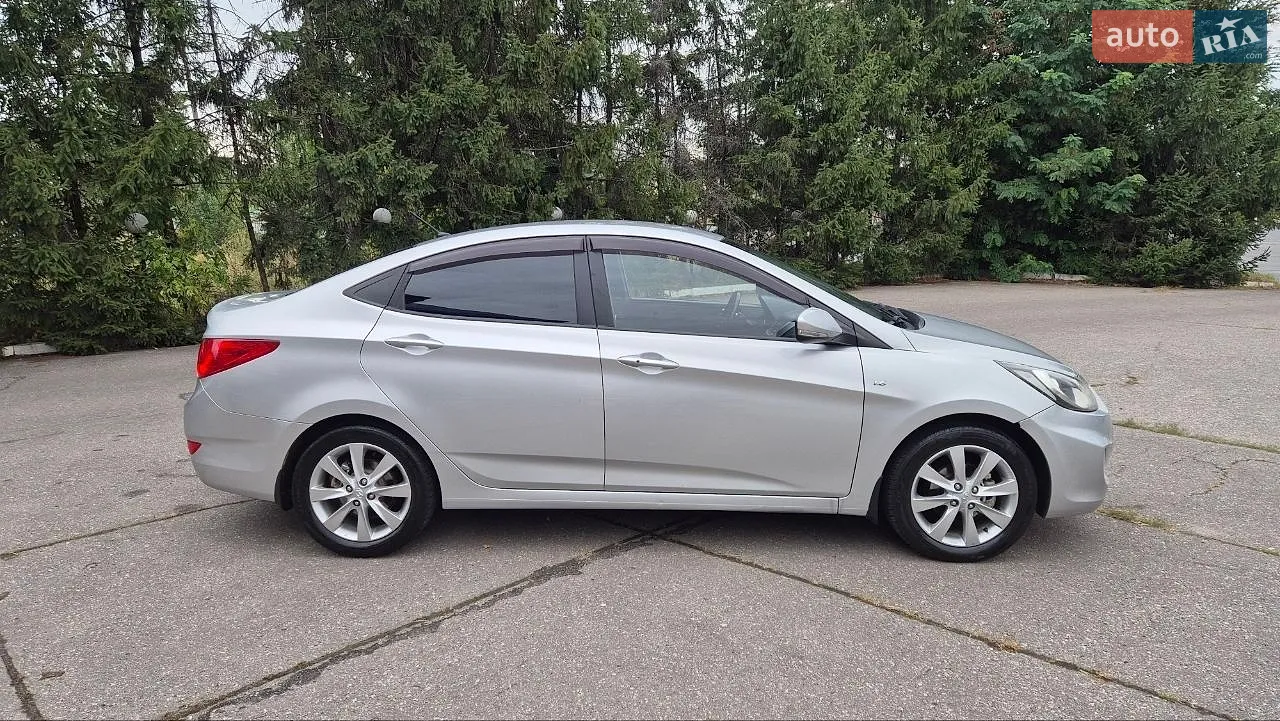 2011 Hyundai Accent - мініатюра 8