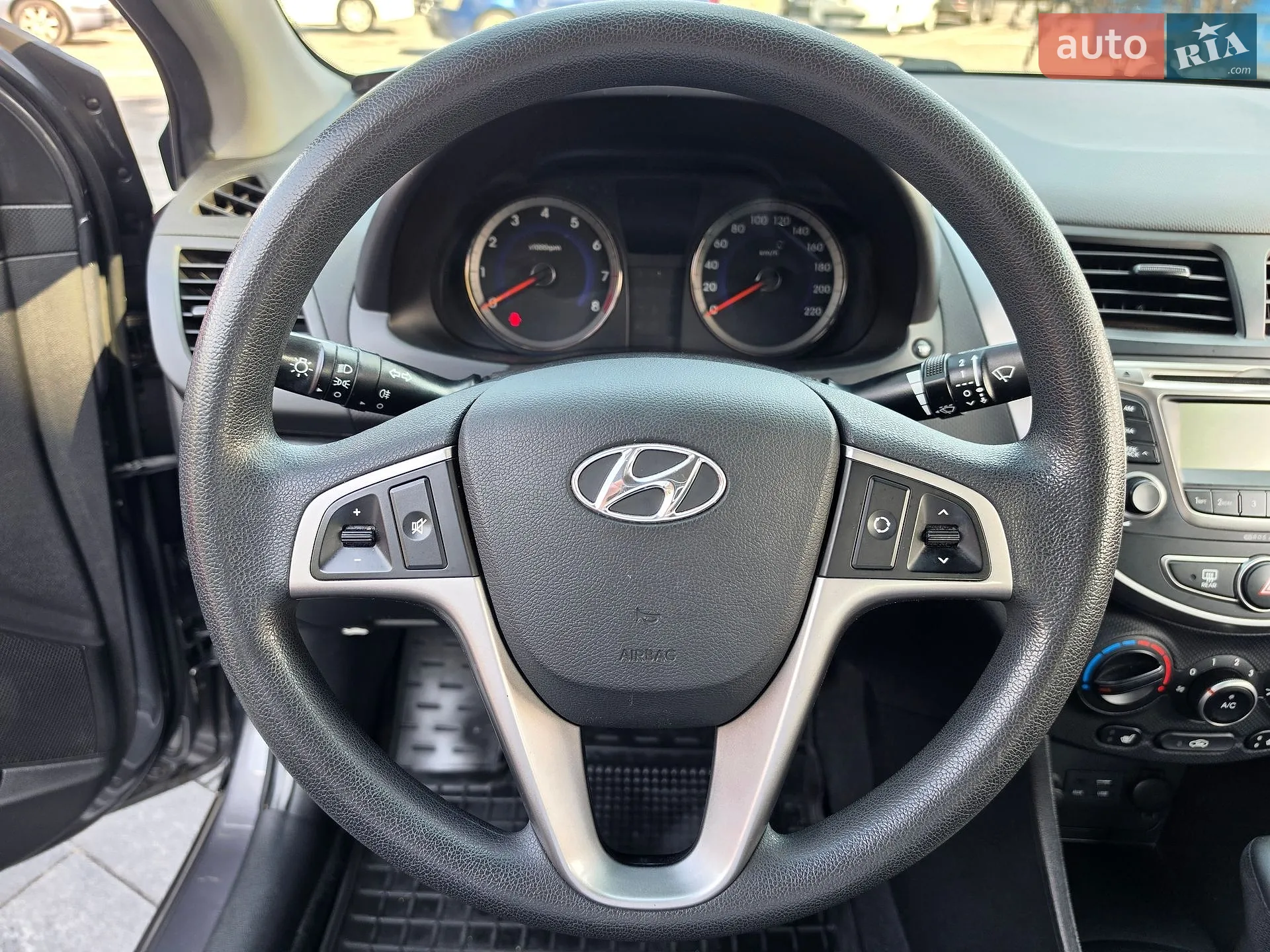 2016 Hyundai Accent - мініатюра 26