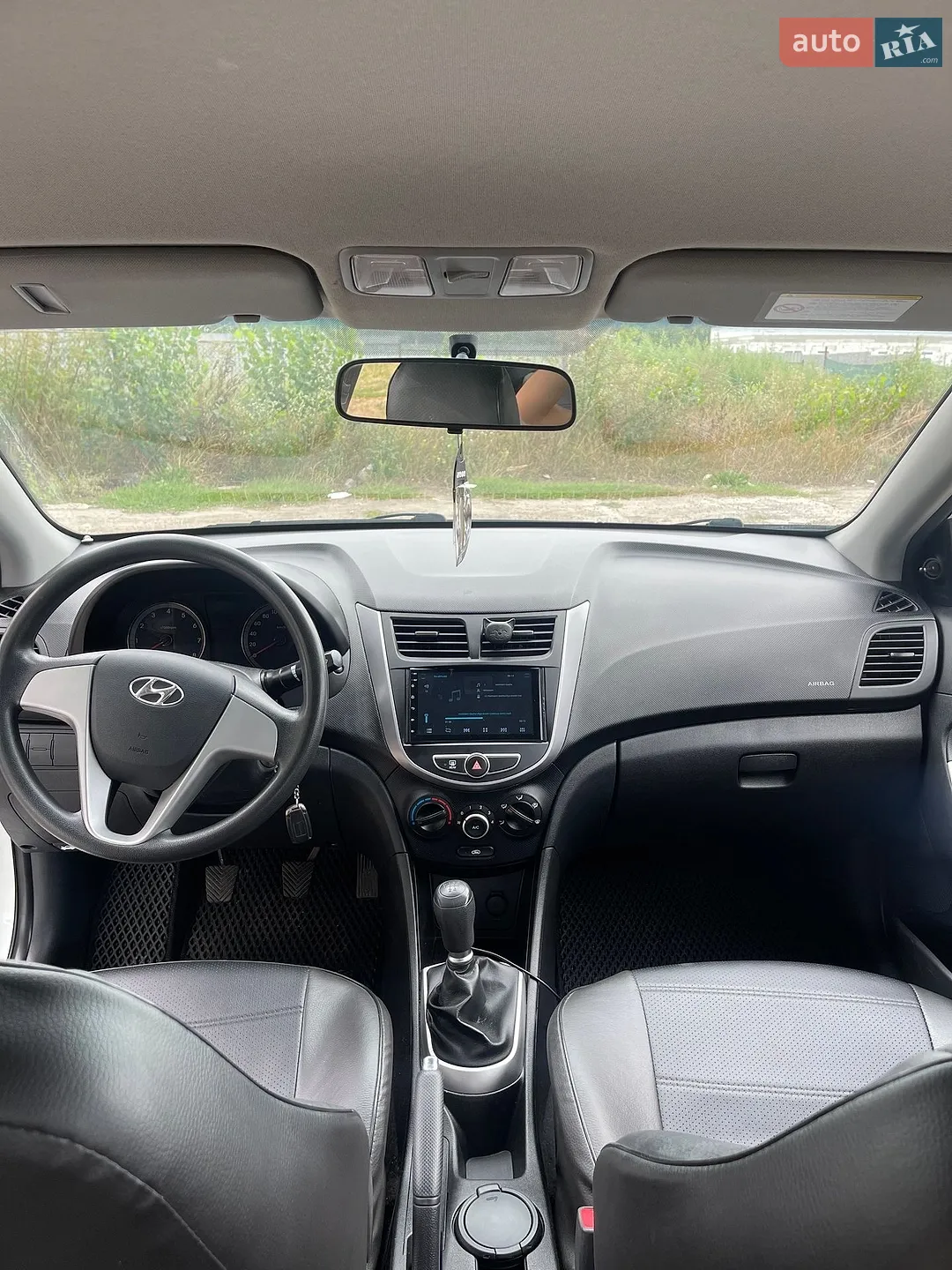 2013 Hyundai Accent - мініатюра 9