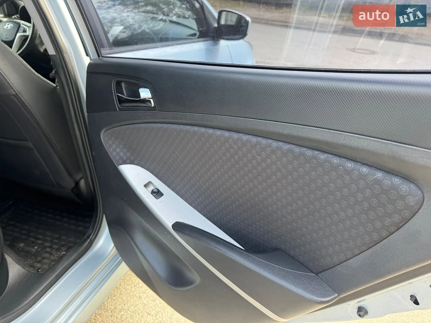 2012 Hyundai Accent - мініатюра 18