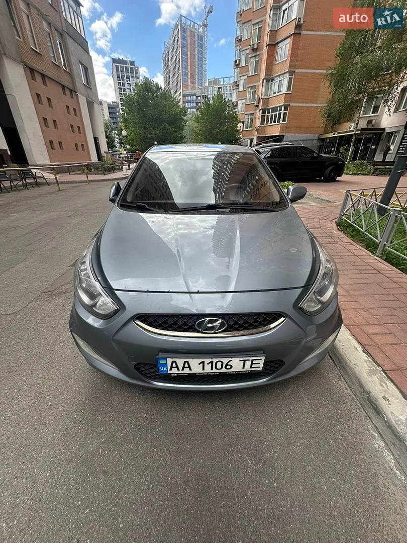 2018 Hyundai Accent - фото 1