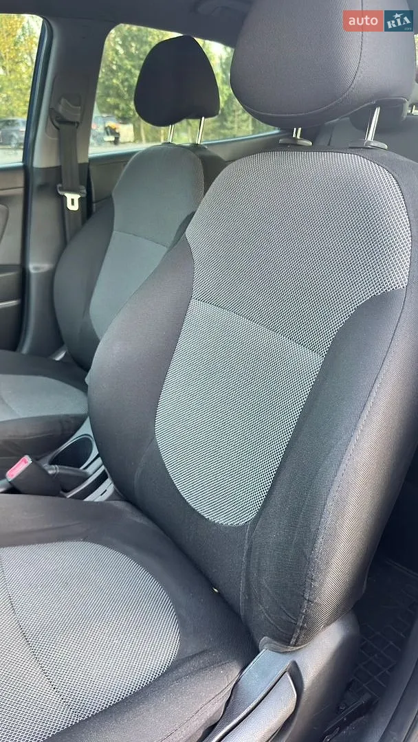 2011 Hyundai Accent - мініатюра 5