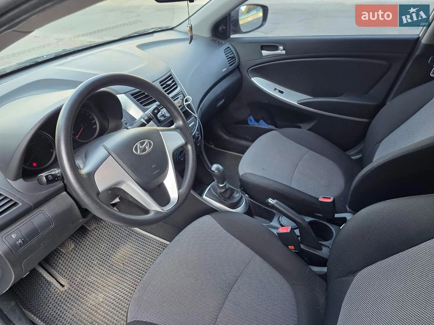 2012 Hyundai Accent - мініатюра 10