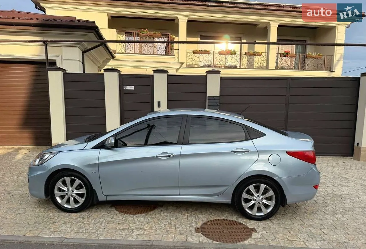 2011 Hyundai Accent - мініатюра 2