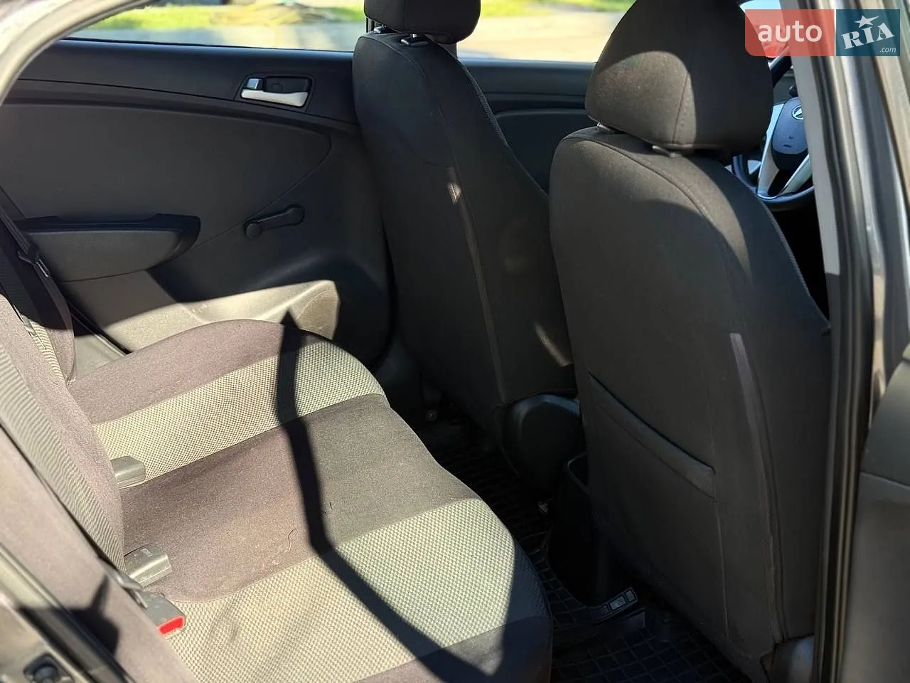 2011 Hyundai Accent - мініатюра 18