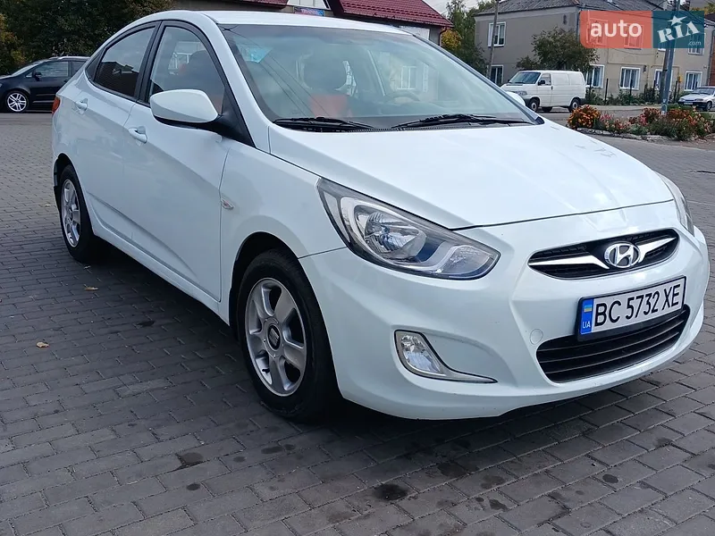 Hyundai Accent 2012