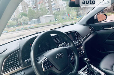 Седан Hyundai Avante 2016 в Кропивницком