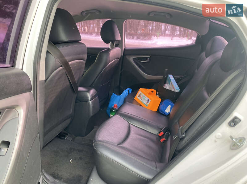 Седан Hyundai Avante 2014 в Киеве