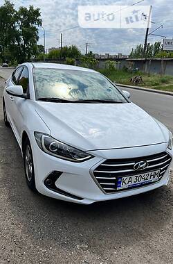 Седан Hyundai Avante 2016 в Киеве
