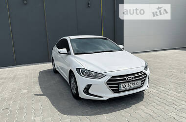 Седан Hyundai Avante 2018 в Киеве