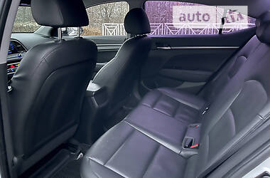 Седан Hyundai Avante 2017 в 