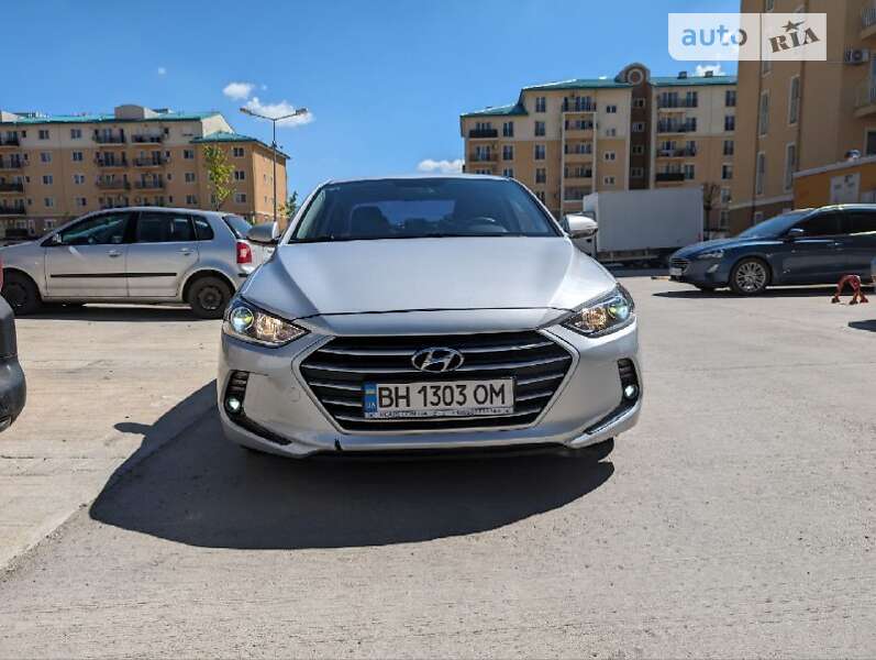 Седан Hyundai Avante 2016 в Одессе