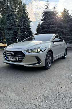 Седан Hyundai Avante 2016 в Вознесенске