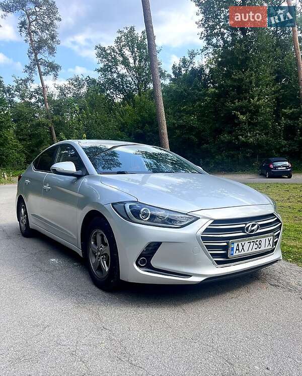 Седан Hyundai Avante 2017 в Харькове