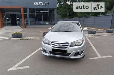 Седан Hyundai Avante 2009 в Киеве