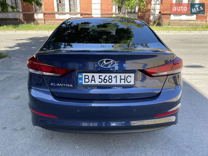Седан Hyundai Avante 2016 в Кропивницком