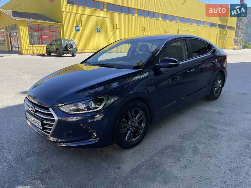 Седан Hyundai Avante 2016 в Кропивницком