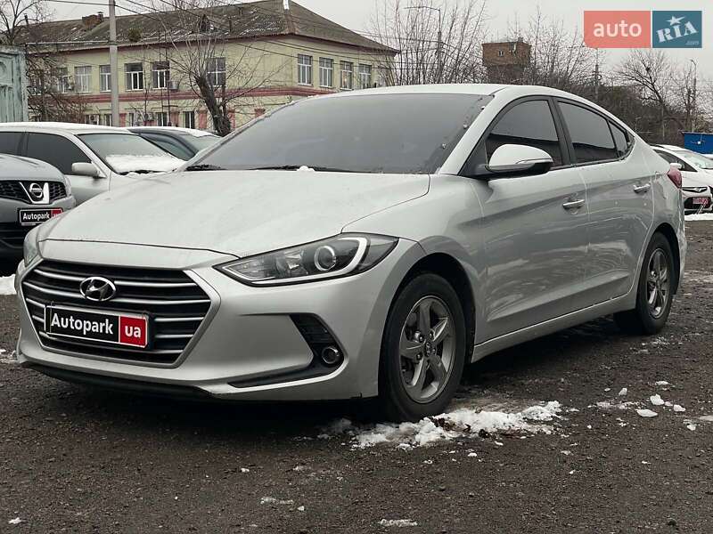 Седан Hyundai Avante 2017 в Киеве