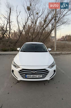 Седан Hyundai Avante 2016 в Ірпені