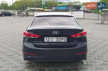 Седан Hyundai Avante 2016 в Зіньківі