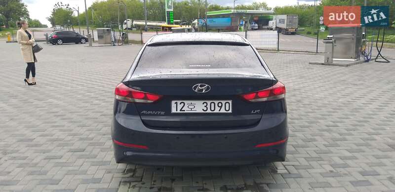 Седан Hyundai Avante 2016 в Зіньківі