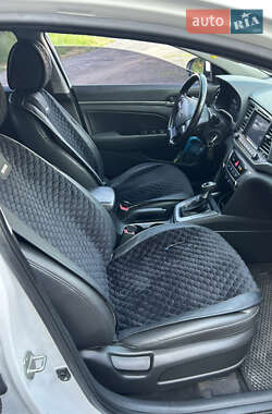 Седан Hyundai Avante 2017 в 