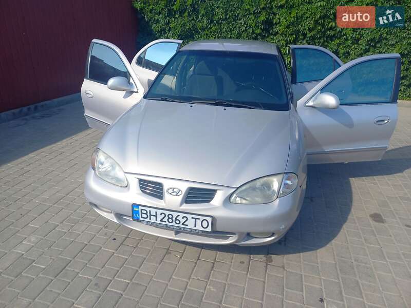 Hyundai Avante 1998