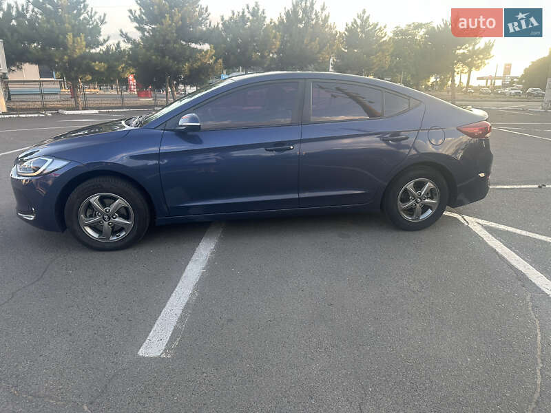 Седан Hyundai Avante 2016 в Одессе