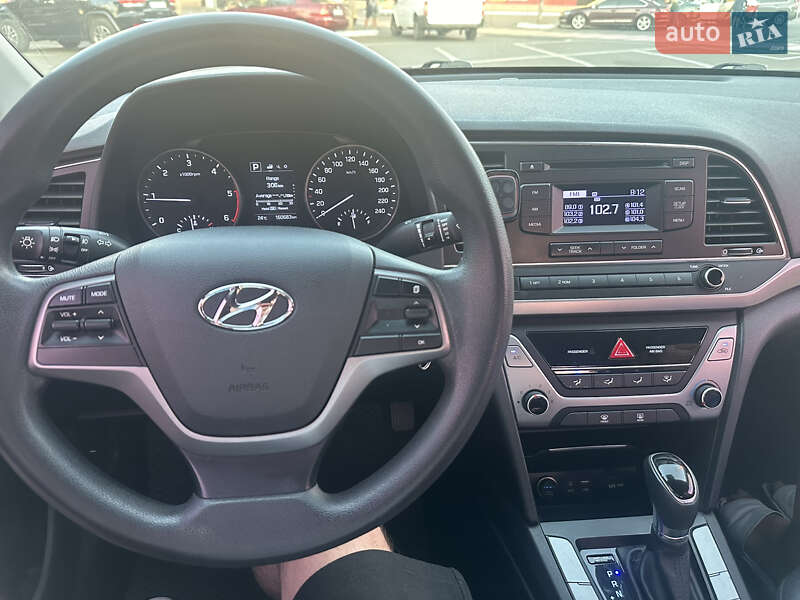 Седан Hyundai Avante 2016 в Одессе