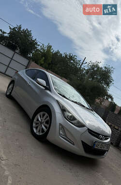 Седан Hyundai Avante 2015 в Кривом Роге