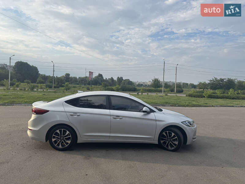 Седан Hyundai Avante 2016 в Кременчуге