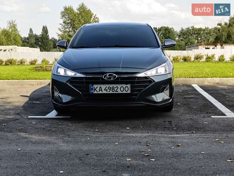 Седан Hyundai Avante 2018 в Буче