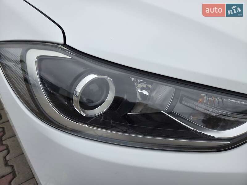 Седан Hyundai Avante 2016 в Одессе