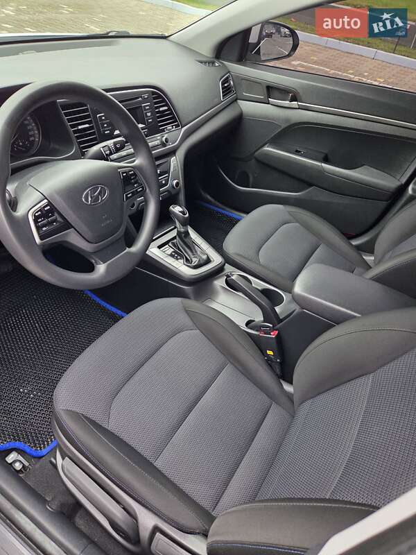 Седан Hyundai Avante 2016 в Одессе