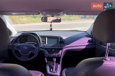 Седан Hyundai Avante 2017 в 