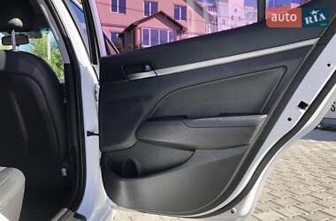 Седан Hyundai Avante 2017 в 