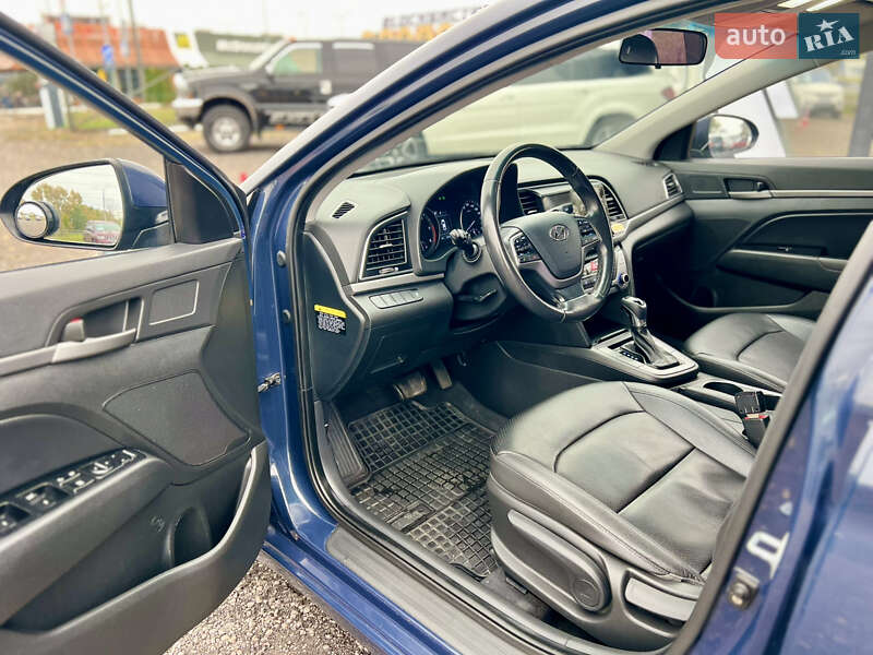 Седан Hyundai Avante 2015 в Києві