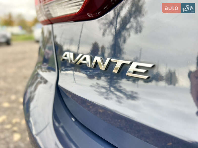 Седан Hyundai Avante 2015 в Києві